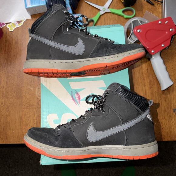 Size 8.5 - Nike Dunk Prm Shield High Black main image 5